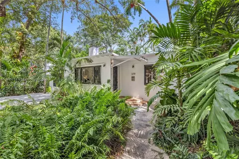 379 NE 86th St, El Portal, FL 33138