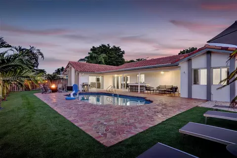 1251 Wiley St, Hollywood, FL 33019