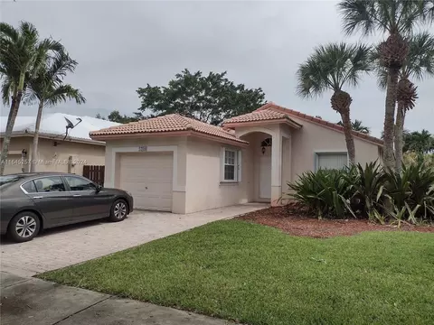 17088 NW 11th St, Pembroke Pines, FL 33028