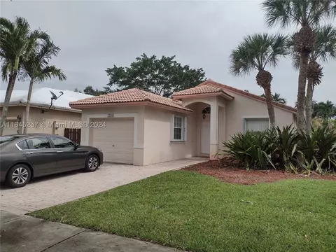 17088 NW 11th St, Pembroke Pines, FL 33028