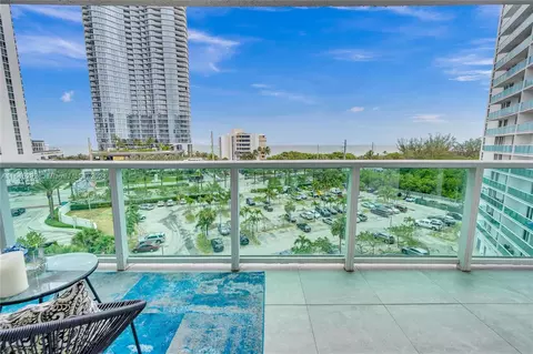 100 Bayview Dr #709, Sunny Isles Beach, FL 33160