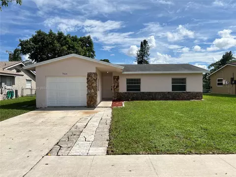 7614 SW 8th Ct, North Lauderdale, FL 33068