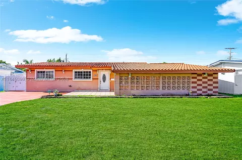 756 W 50th Pl, Hialeah, FL 33012
