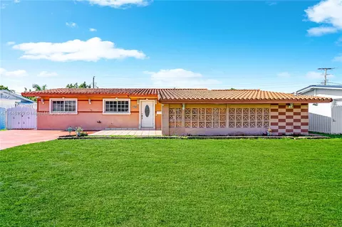 756 W 50th Pl, Hialeah, FL 33012