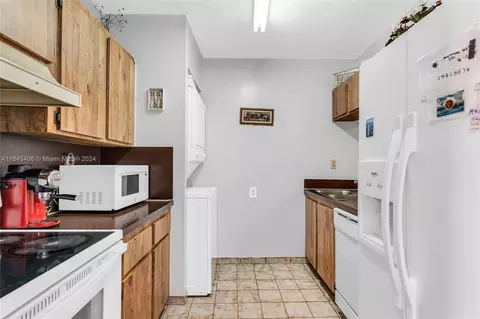 460 E 23rd St #219, Hialeah, FL 33013 photo 1