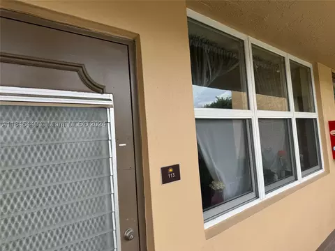 9101 Sunrise Lakes Blvd #113, Sunrise, FL 33322