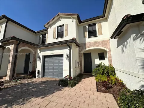 Exterior - 10832 W 33rd Way #10832, Hialeah, FL 33018 photo 1 of 14
