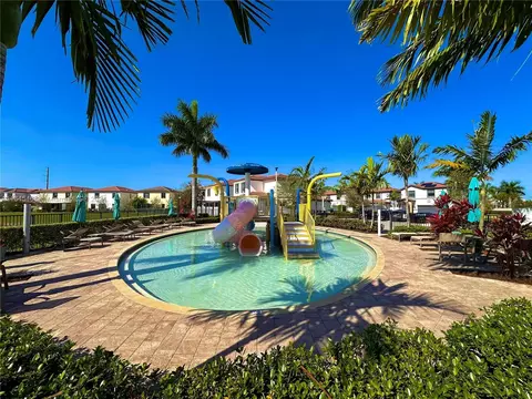 Exterior - 10832 W 33rd Way #10832, Hialeah, FL 33018 photo 14 of 14
