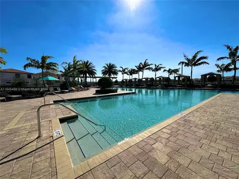 Exterior - 10832 W 33rd Way #10832, Hialeah, FL 33018 photo 9 of 14
