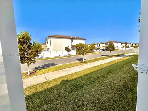Exterior - 10832 W 33rd Way #10832, Hialeah, FL 33018 photo 5 of 14