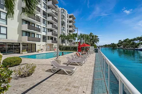 9800 W Bay Harbor Dr #605, Bay Harbor Islands, FL 33154