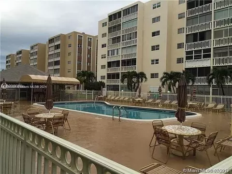 232 NE 12th Ave #108, Hallandale Beach, FL 33009
