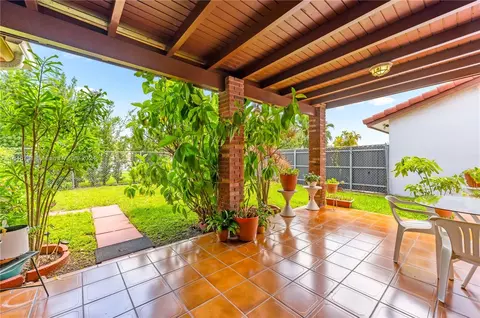 13712 SW 14th St, Miami, FL 33184