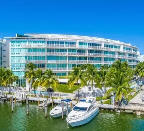 6580 Indian Creek Dr #201, Miami Beach, FL 33141
