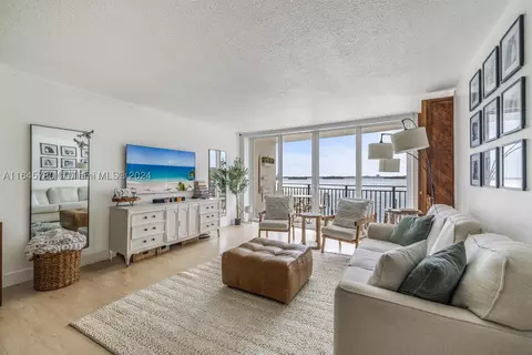 770 NE 69th St #3F, Miami, FL 33138