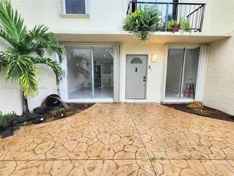 1655 NE 115th St #9B, Miami, FL 33181