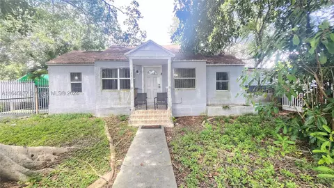 1851 NW 90th St, Miami, FL 33147