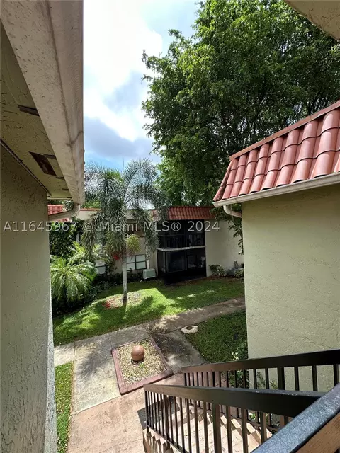 9720 Hammocks Blvd #204-37, Miami, FL 33196