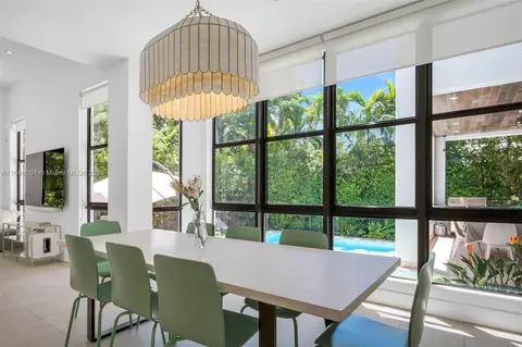 561 Hampton Ln, Key Biscayne, FL 33149 photo 4