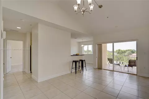 21130 SW 87th Ave #303, Cutler Bay, FL 33189
