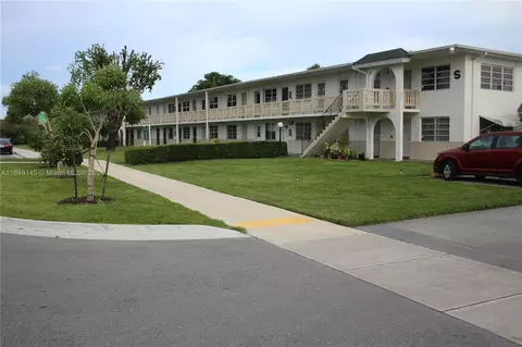 130 NE 202nd Ter #S24, Miami Gardens, FL 33179