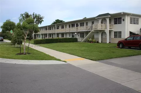 130 NE 202nd Ter #S24, Miami Gardens, FL 33179