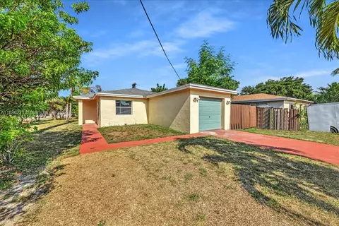 744 NW 15th Ter, Fort Lauderdale, FL 33311