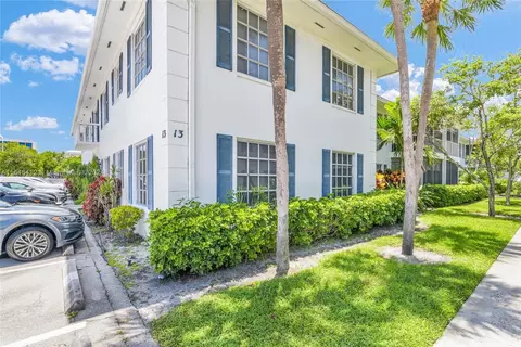 2201 NE 66th St #1302, Fort Lauderdale, FL 33308