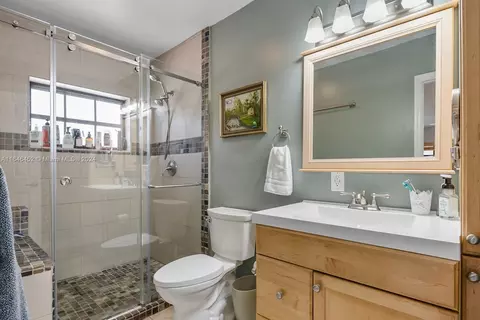 Bath - 7924 SW 19th St, Miami, FL 33155 photo 1 of 3