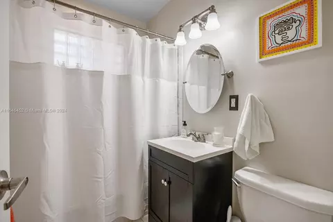Bath - 7924 SW 19th St, Miami, FL 33155 photo 2 of 3