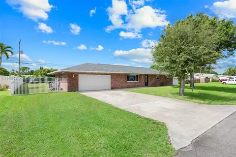 55 W Arch Dr, Lake Worth, FL 33467