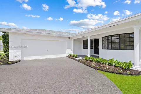 2311 NW 28th St, Oakland Park, FL 33311