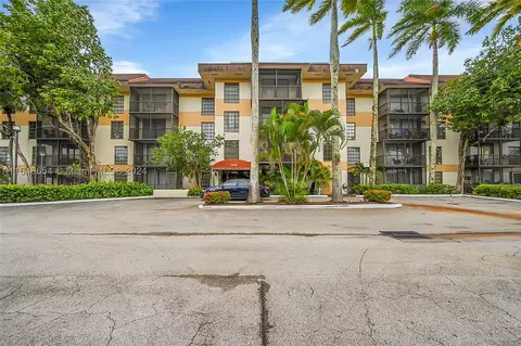 5530 NW 44th St #414C, Lauderhill, FL 33319