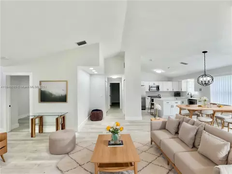 1674 Cypress Pointe Dr #3B, Coral Springs, FL 33071