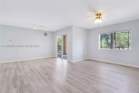 131 SW Palm Dr #205, Port Saint Lucie, FL 34986