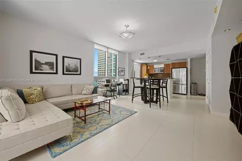 300 S Biscayne Blvd #2501, Miami, FL 33131