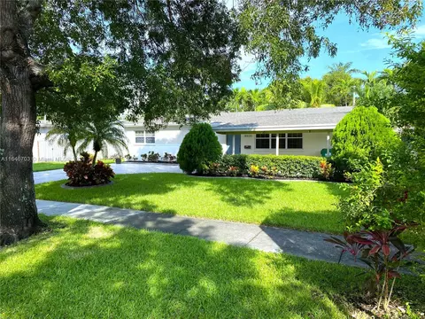 18930 SW 89th Ct, Cutler Bay, FL 33157