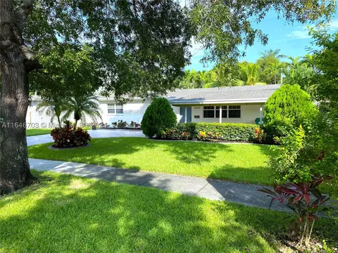 18930 SW 89th Ct, Cutler Bay, FL 33157