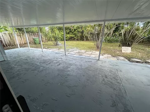 735 W 73rd Pl, Hialeah, FL 33014 photo 38