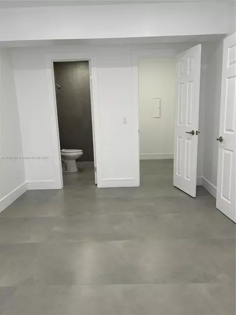 735 W 73rd Pl, Hialeah, FL 33014 photo 32