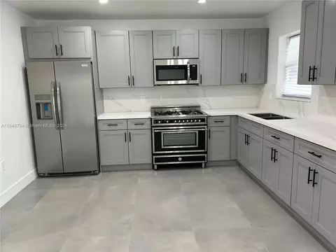 735 W 73rd Pl, Hialeah, FL 33014 photo 15
