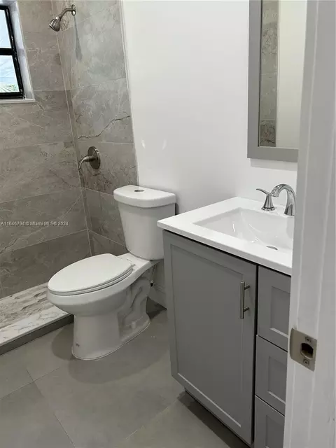 735 W 73rd Pl, Hialeah, FL 33014 photo 6