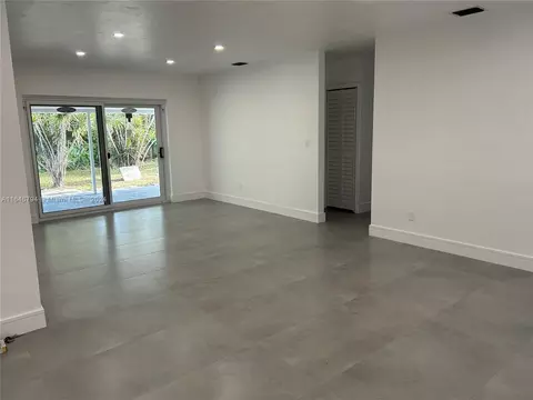 735 W 73rd Pl, Hialeah, FL 33014 photo 18