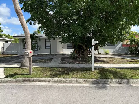 735 W 73rd Pl, Hialeah, FL 33014 photo 2
