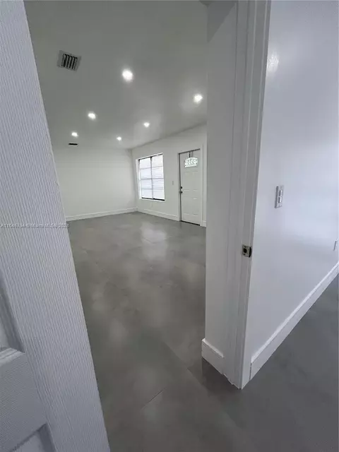 735 W 73rd Pl, Hialeah, FL 33014 photo 37