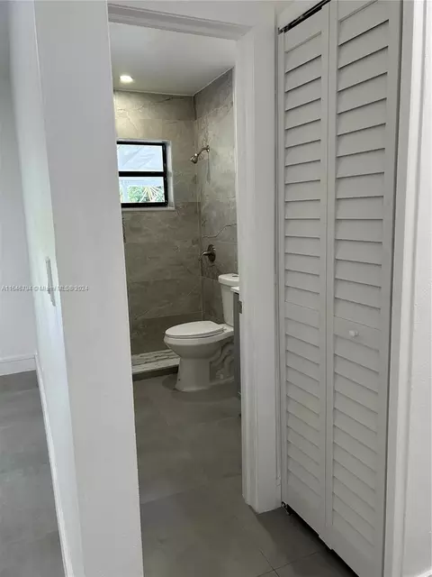 735 W 73rd Pl, Hialeah, FL 33014 photo 22