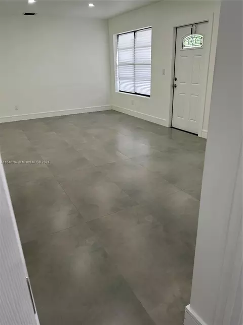 735 W 73rd Pl, Hialeah, FL 33014 photo 35