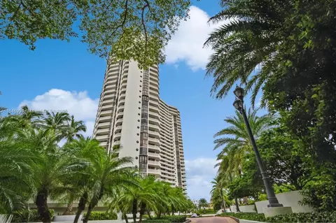1000 W Island Blvd #2804, Aventura, FL 33160