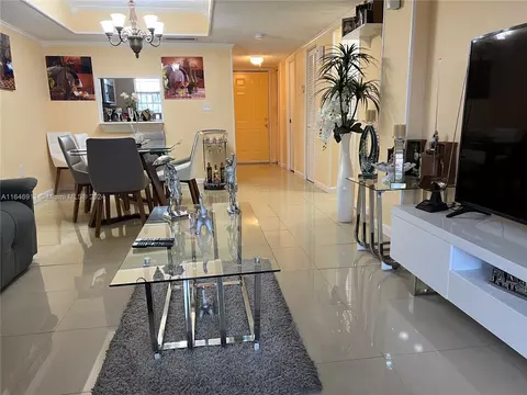 6600 W 2nd Ct #11, Hialeah, FL 33012