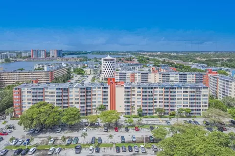 1780 NE 191st St #601-2, Miami, FL 33179